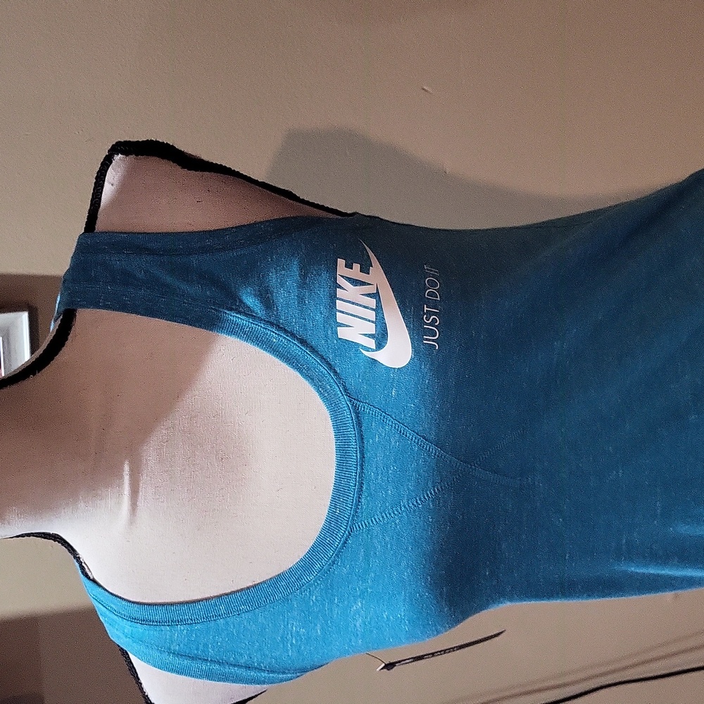Nike Tank Top - Picture 2 of 14